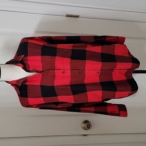 Old Navy Size S Black & Red Buffalo Check / Plaid "The Boyfriend Shirt", EUC